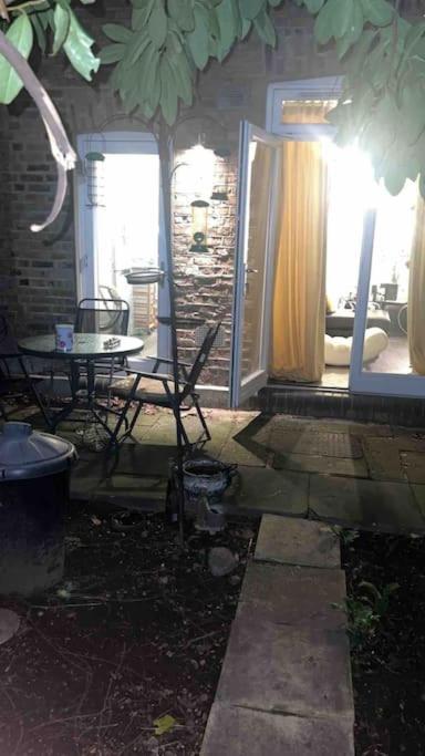 Deluxe Garden Apartment London Exteriör bild
